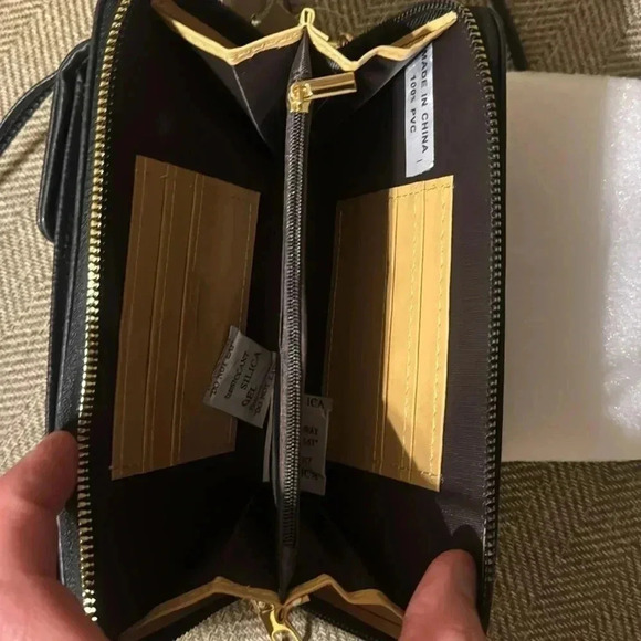 NWT Black Leather Cell iPhone Crossbody Cell Phone Bag Case Credit Card Slots - Picture 5 of 7